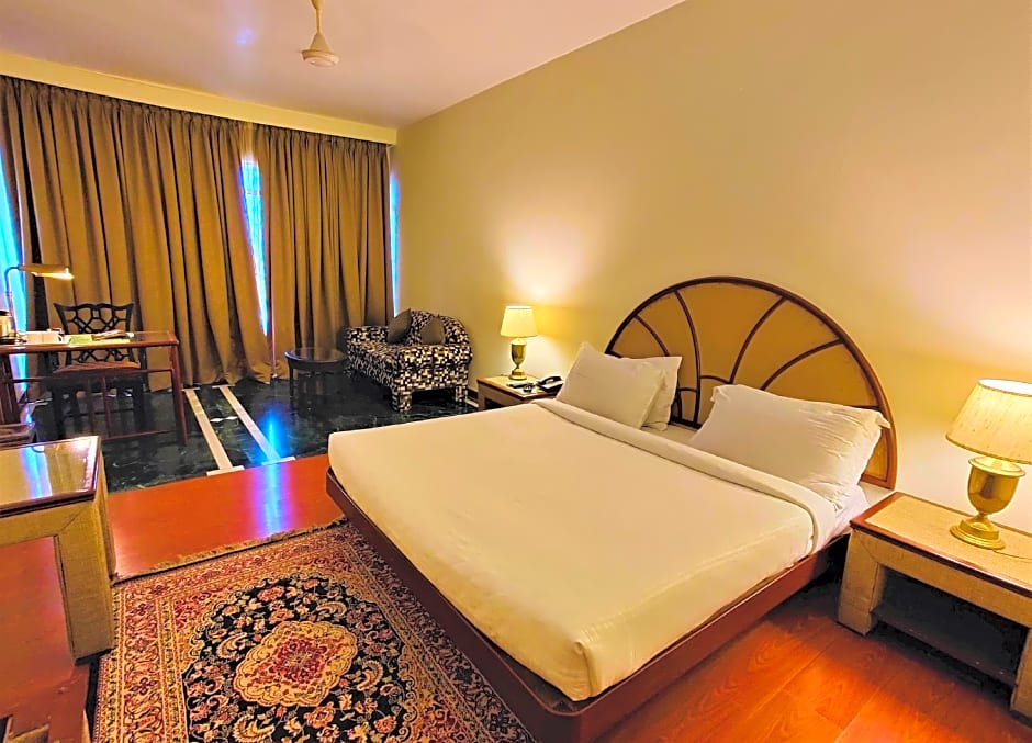 Hotel Tuli International