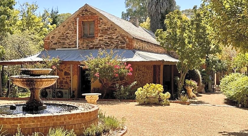 Jacobs Creek Retreat at Moorooroo Park