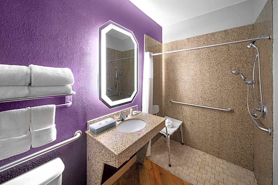 La Quinta Inn & Suites by Wyndham Brownwood