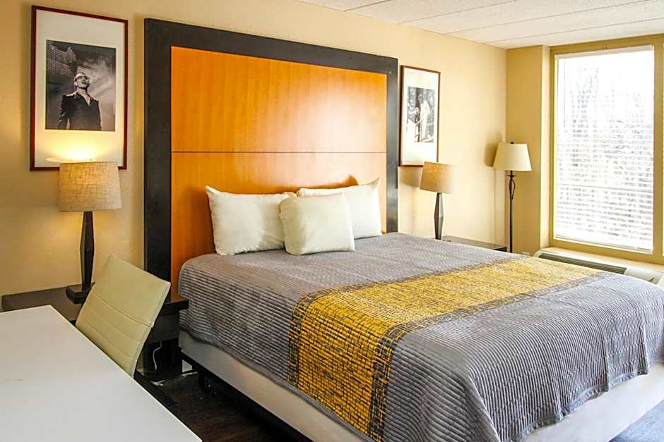 APM Inn and Suites