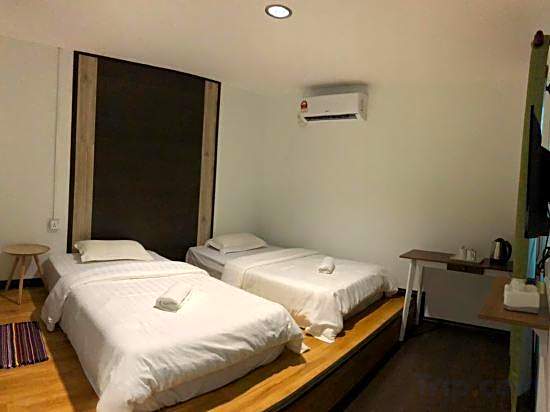 OYO HOME 90667 Chen Room Bs