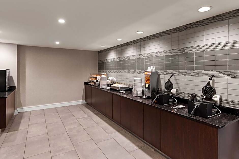 La Quinta Inn & Suites by Wyndham Austin Round Rock