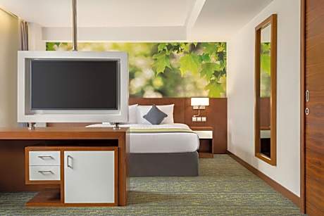 Executive Suite - Smoking