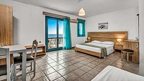 Triple Room Side Sea View