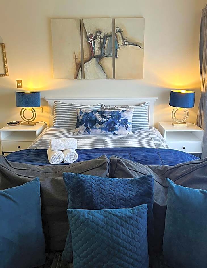 Dolphin Circle Bed and Breakfast