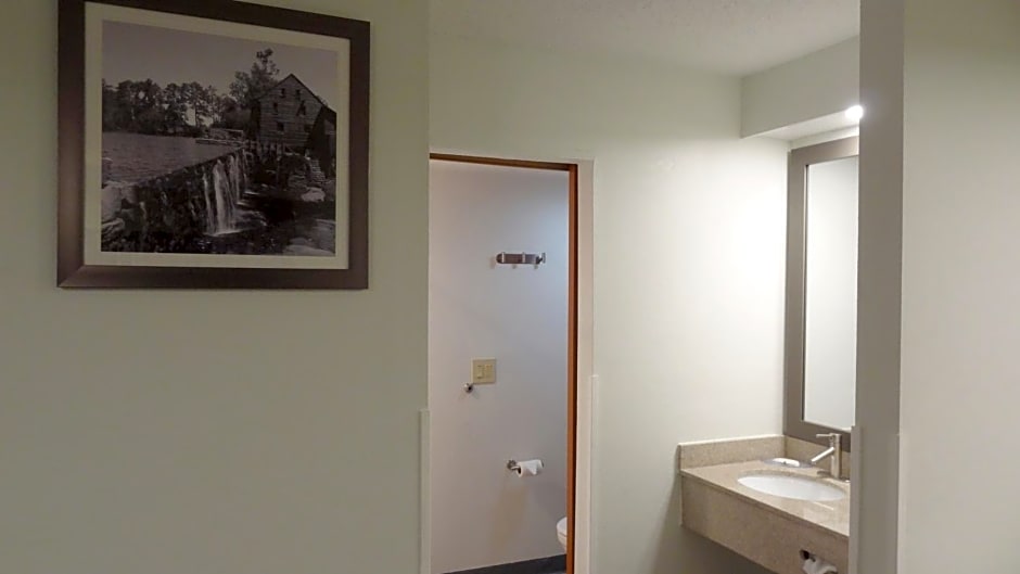 Quality Inn & Suites Raleigh North