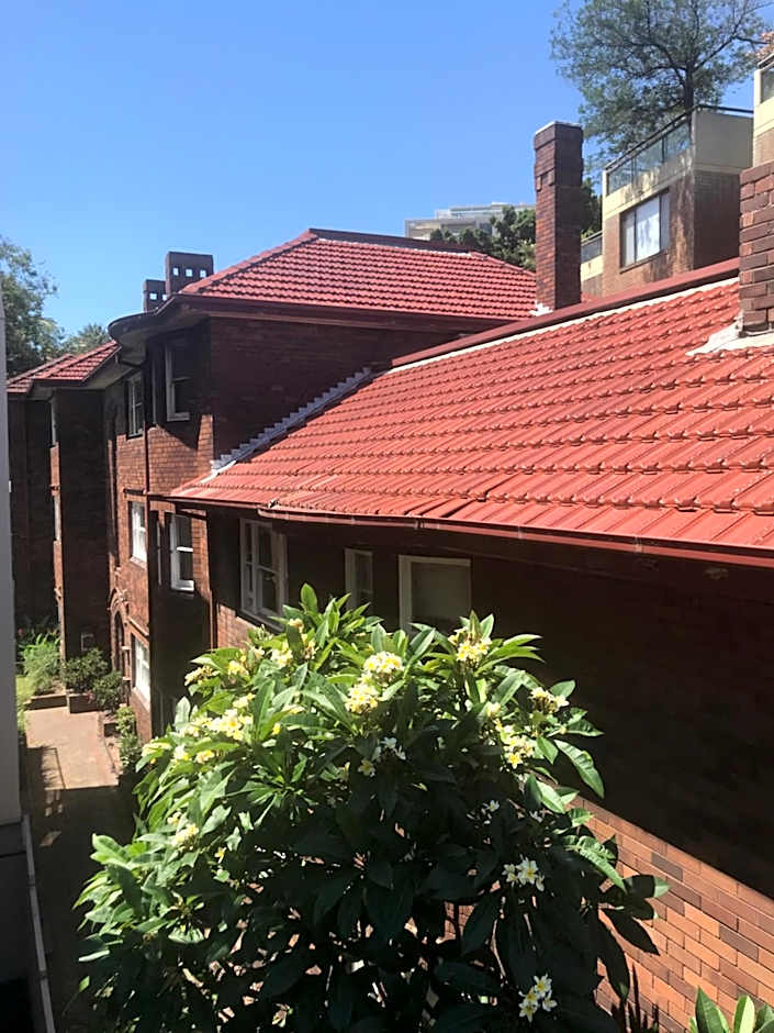 Edgecliff Lodge Motel