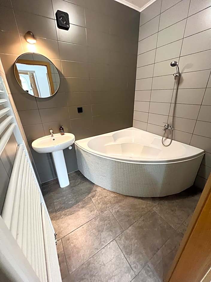 GrandLux Villa & Spa