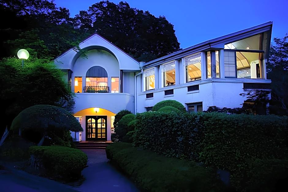 Izu Ippeki lake lakeside terrace