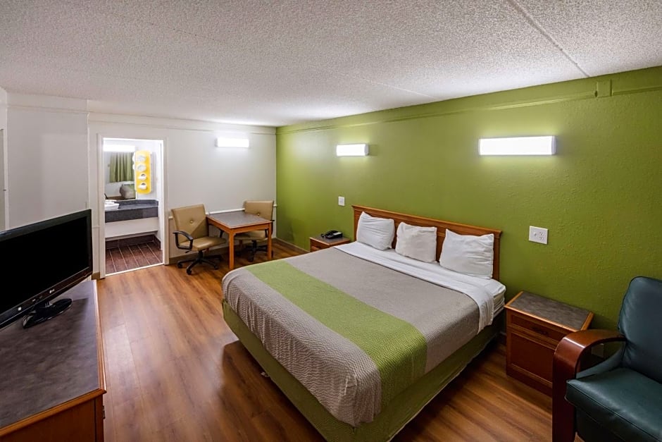 Motel 6-Knoxville, TN