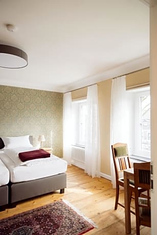Double or Twin Room with Private Bathroom
