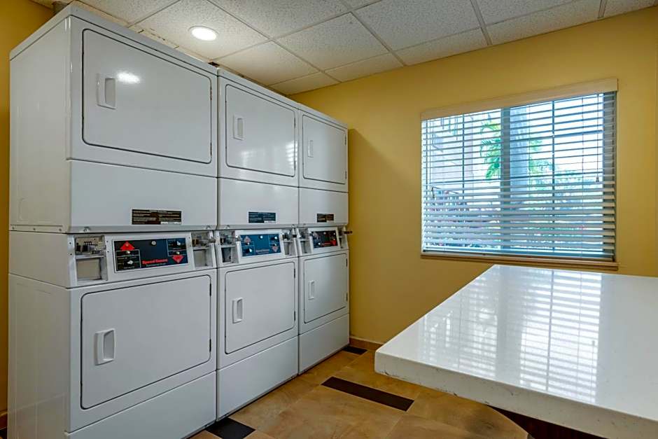 Candlewood Suites Fort Myers/Sanibel Gateway By IHG