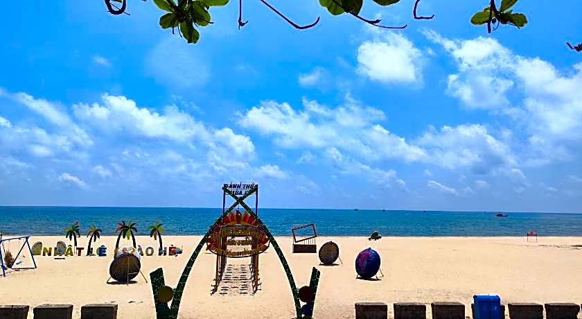 View Nhat Le Beach Hotel