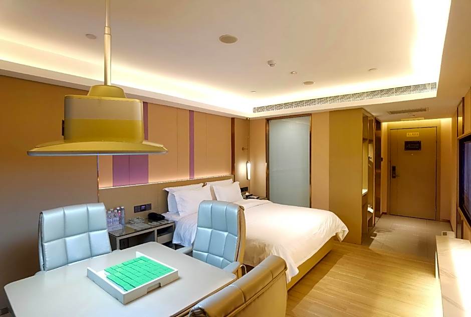 Lavande Hotel Yueyang County Fuya