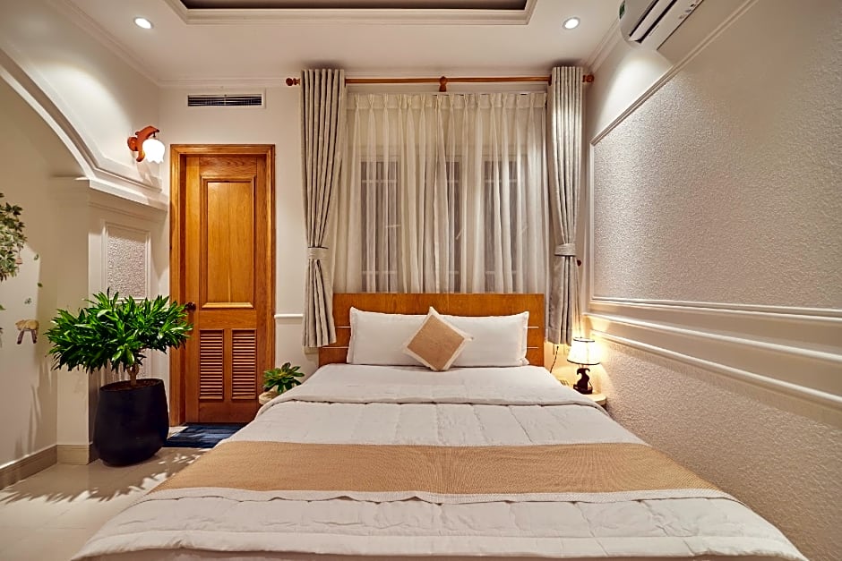 Bin Bin Mimosa Hotel - Near Tan Son Nhat Airport 