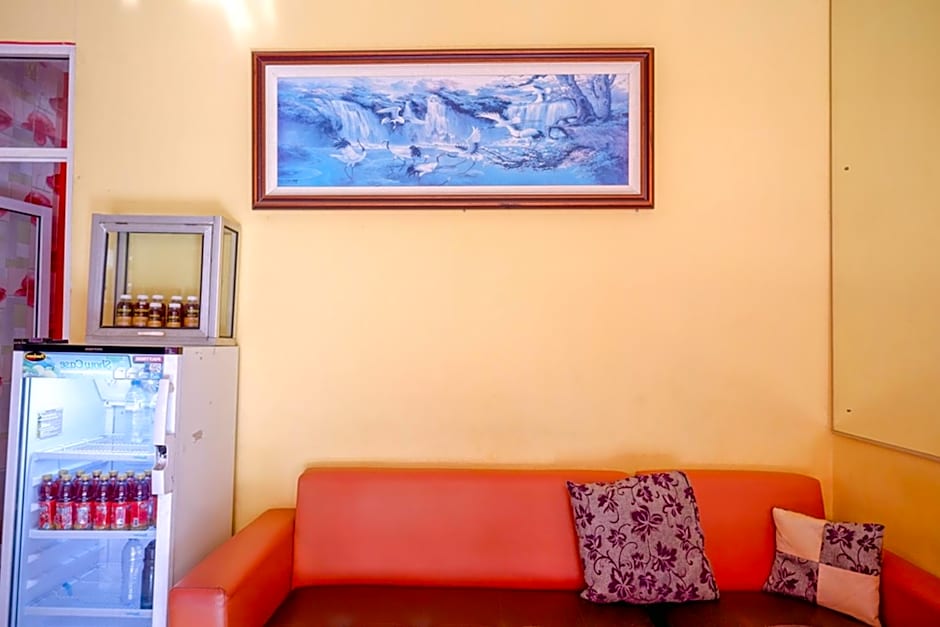 Pandawa Guest House At Ngaliyan Square Mitra RedDoorz