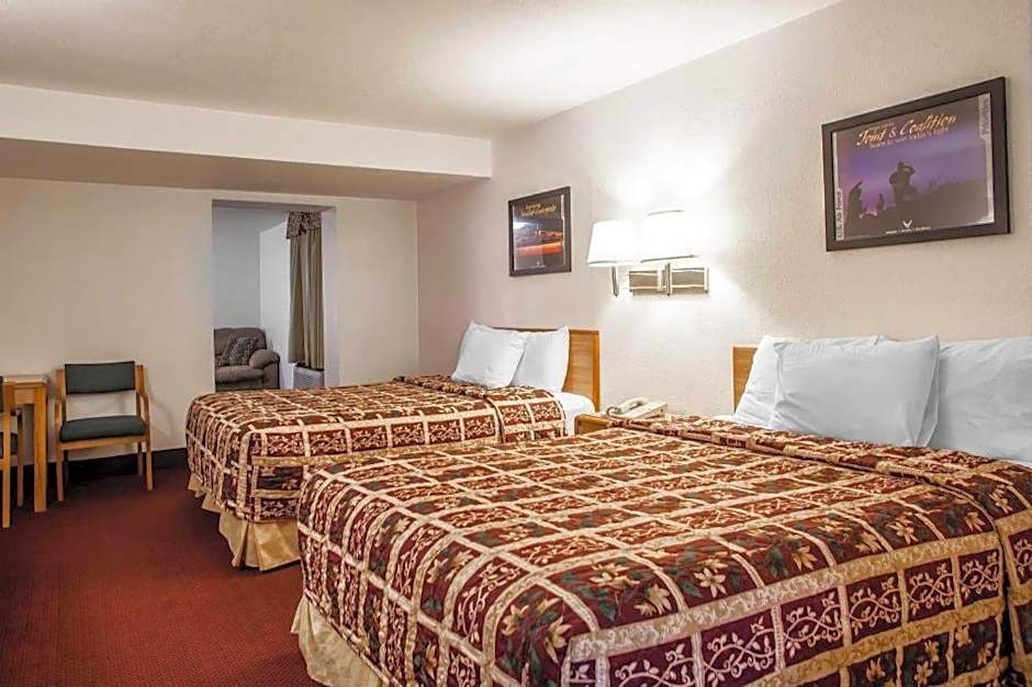 Econo Lodge Truman Inn