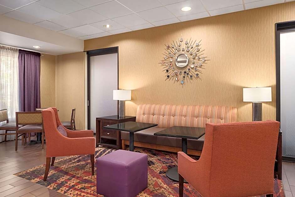 Hampton Inn By Hilton Belle Vernon
