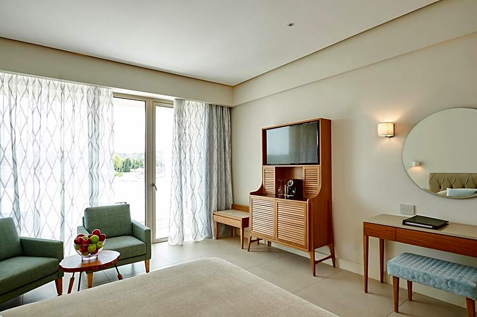 Sunrise Jade - Adults Only