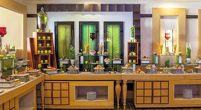 Anwar Al Madinah Movenpick Hotel