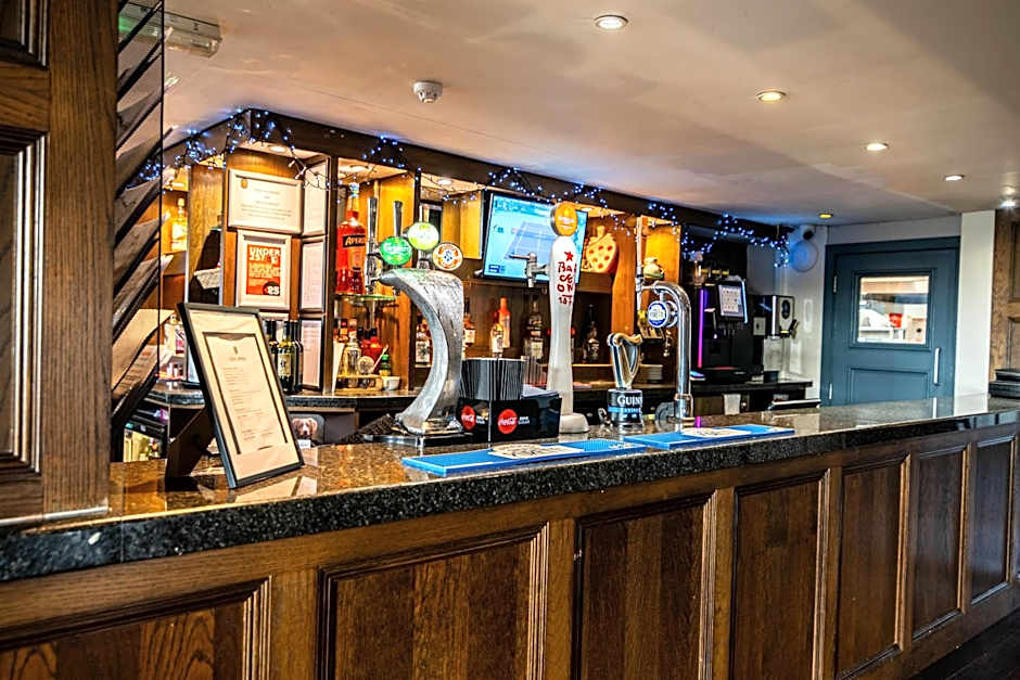 Honest Lawyer Hotel