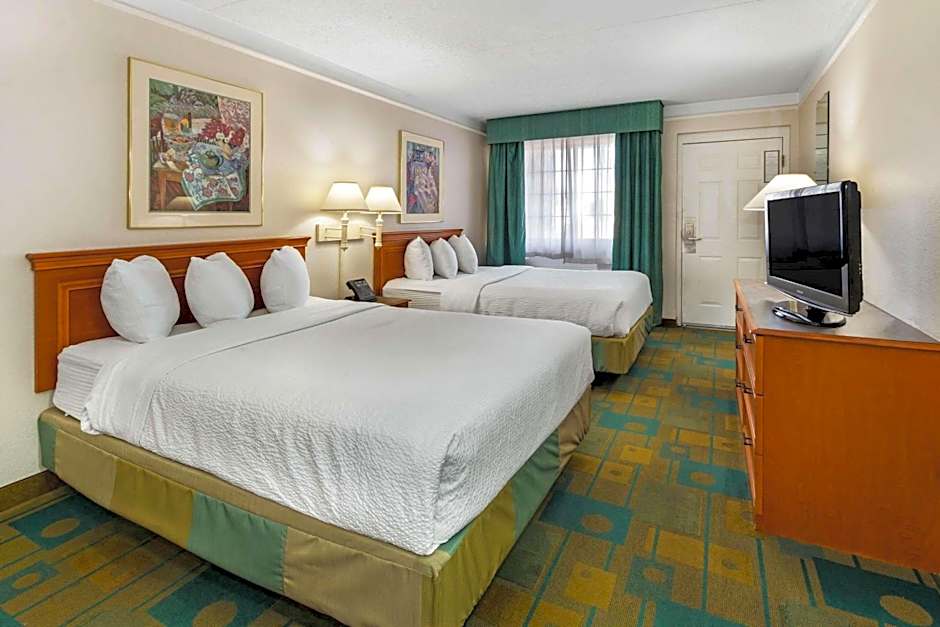 La Quinta Inn & Suites by Wyndham Albuquerque Northeast