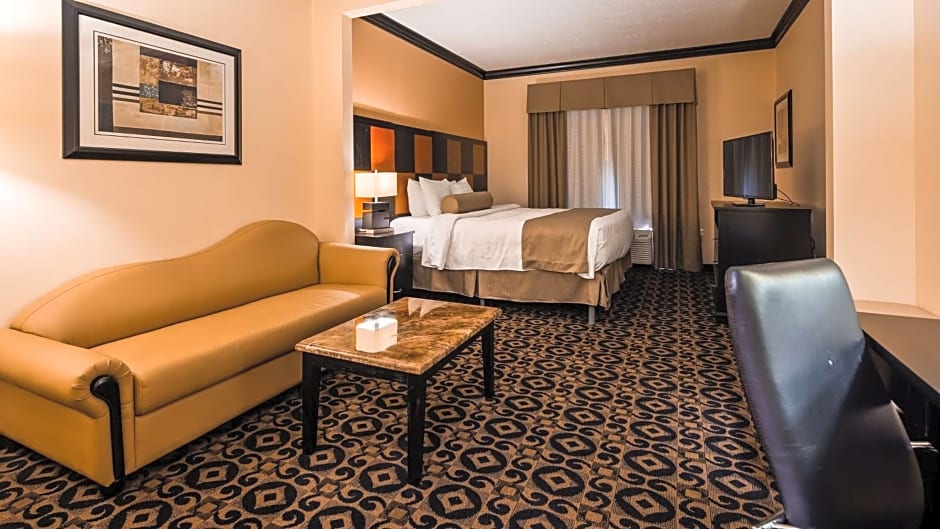 Best Western Plus Airport Inn & Suites
