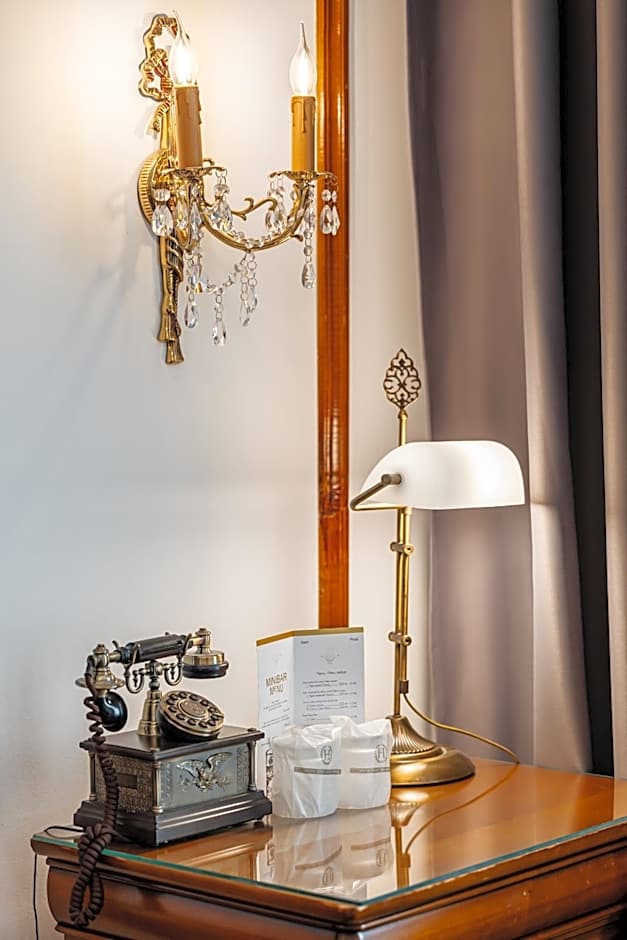 Hotel Imparatul Romanilor