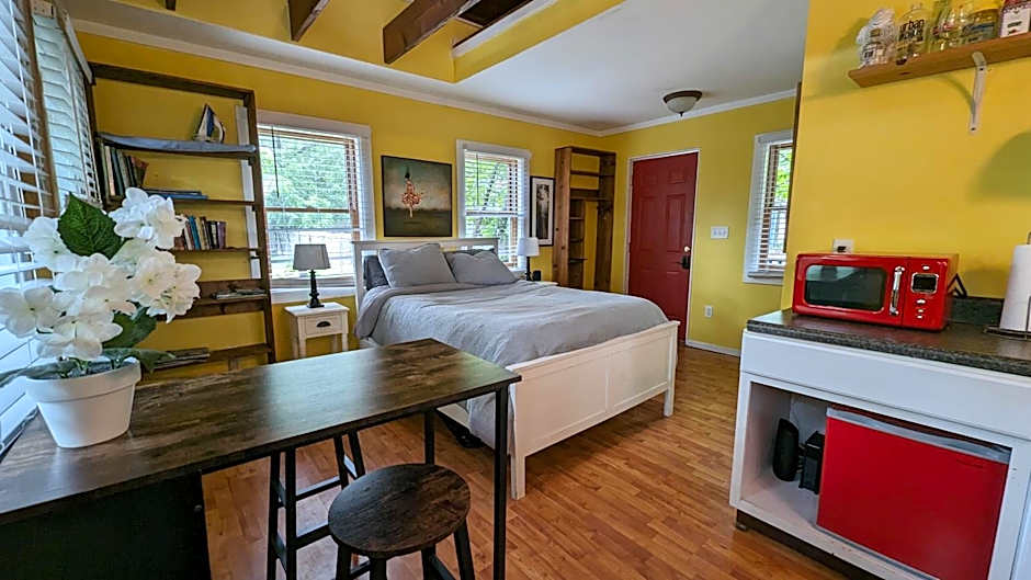 Bon Paul & Sharky's Hostel