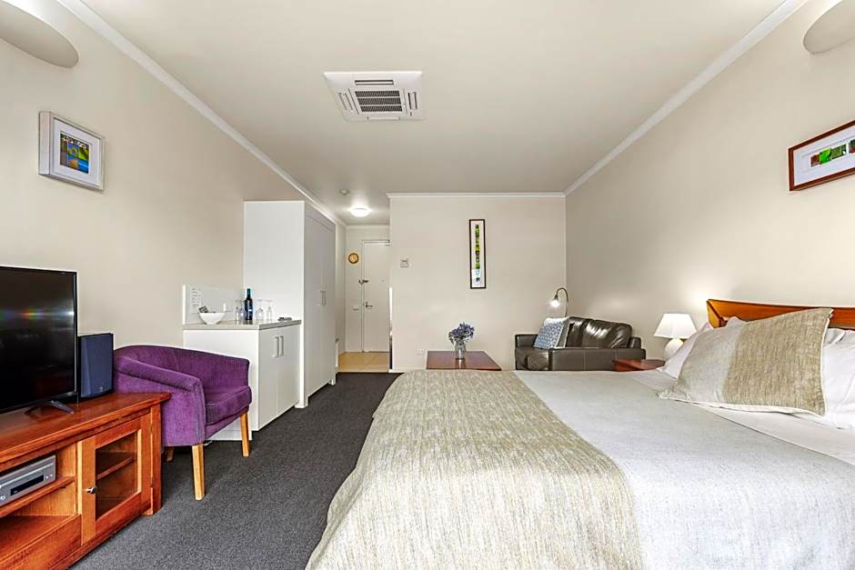 Captains at the Bay Bed & Breakfast