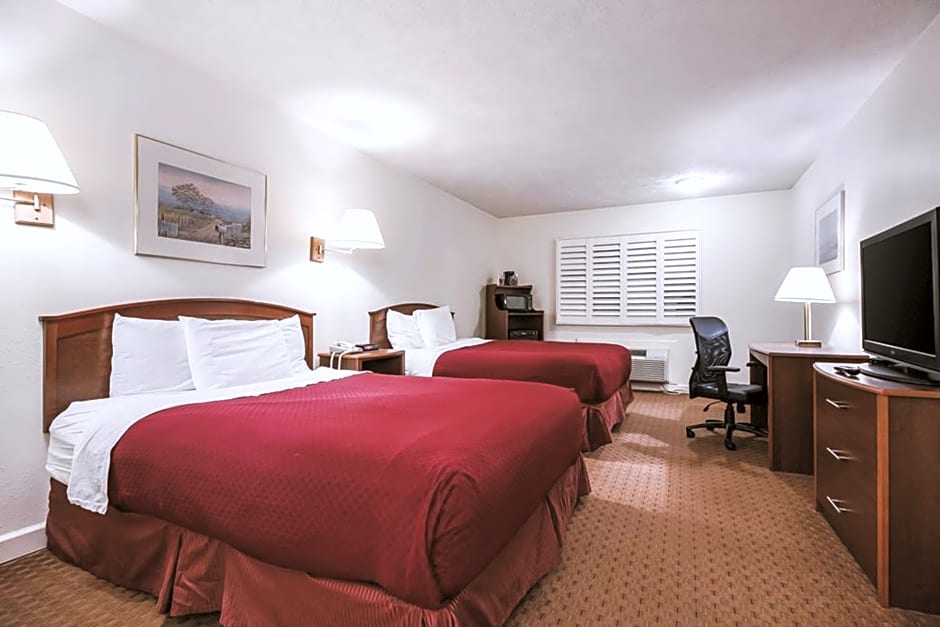 Sky Palace Inn & Suites McCook – McCook, NE