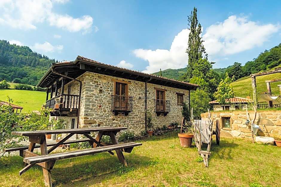 Casona de El Castañíu
