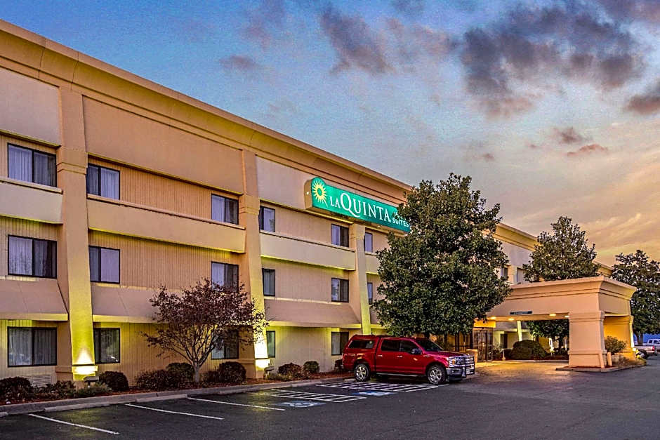 La Quinta Inn & Suites by Wyndham Little Rock North - Mccain Mall