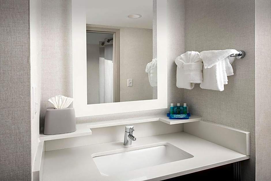 Holiday Inn Express Boston  Saugus By IHG