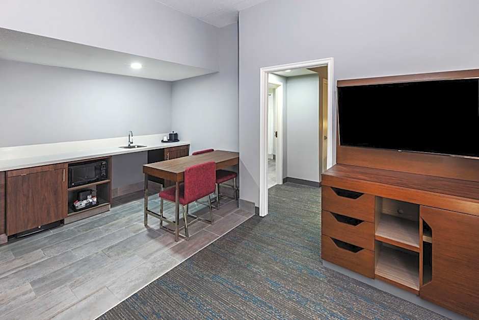 Hampton Inn By Hilton And Suites Tulsa-Woodland Hills