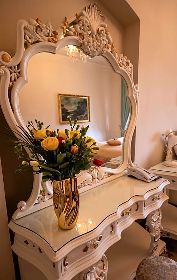 LH Hotel Gold