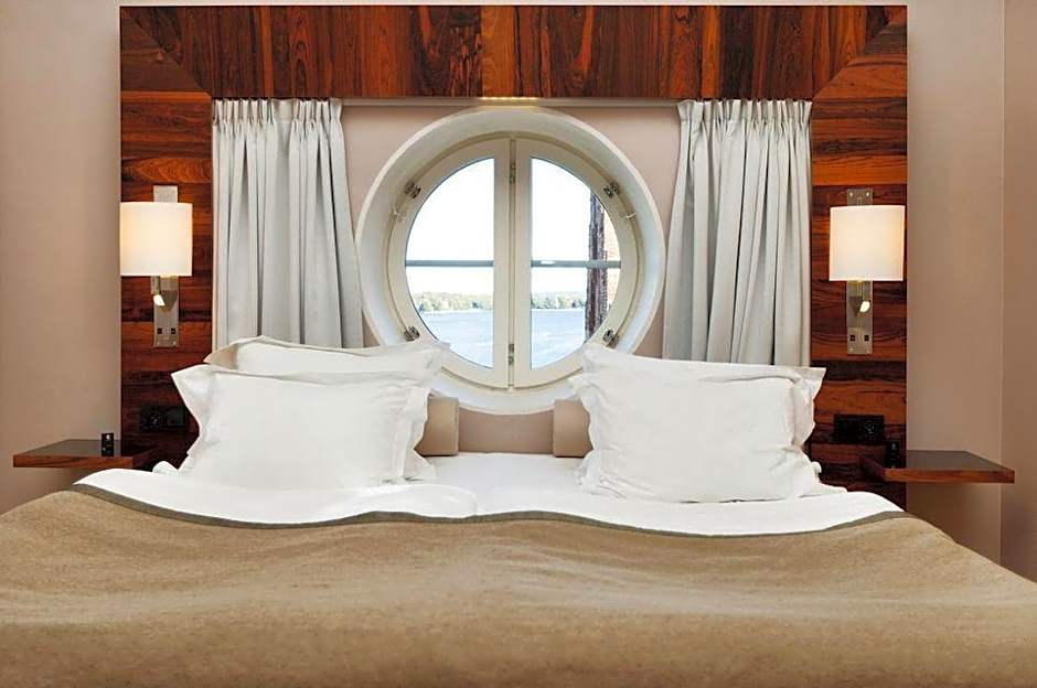 Photo 1 of 8 of Suite