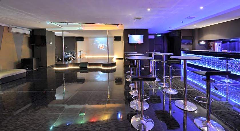 Gino Feruci Kebon Jati Bandung