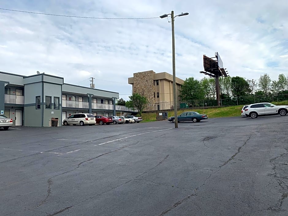 Royal Inn & Suites