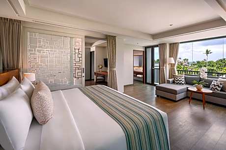 Family Residence - Suite with Daily Afternoon Tea and Fully Equipped Kitchenette