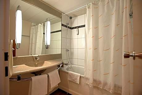 Room with two separate beds