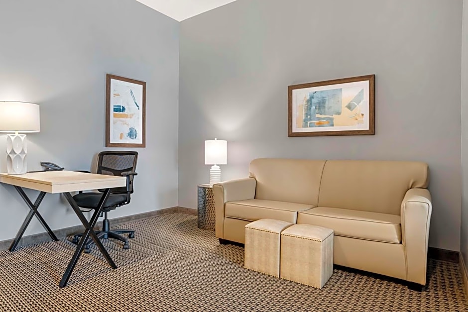 Best Western Plus Two Rivers Hotel & Suites