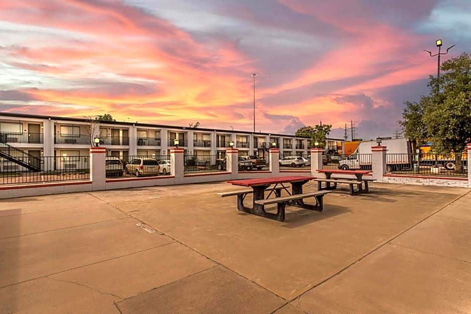Red Roof Inn Houston - Jersey Village