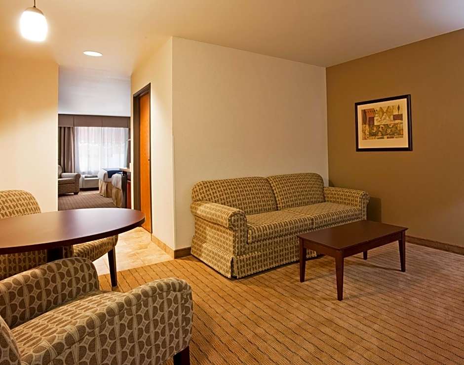 Holiday Inn Express Hotel & Suites Antigo By IHG