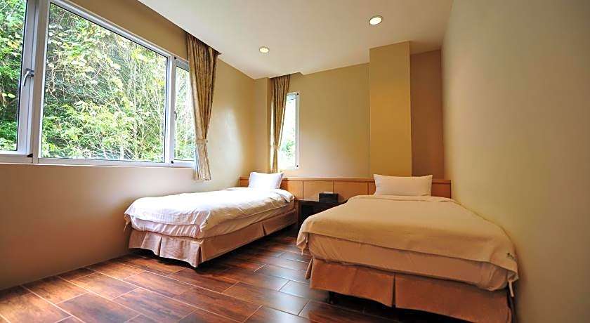 Sun Moon Lake Karuizawa Villa B&B
