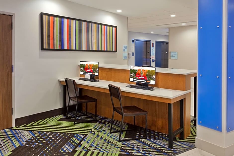 Holiday Inn Express Fayetteville