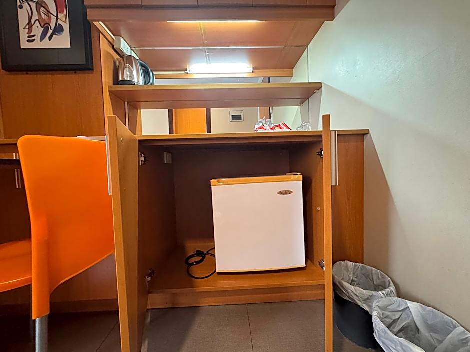 [ACTIVE] Fuente Oro Business Suites