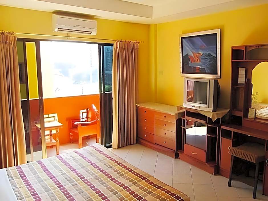 Robin’s Nest Guesthouse & Restaurant