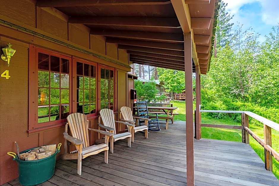 Lake Creek Lodge