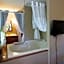 Tall Pines Inn